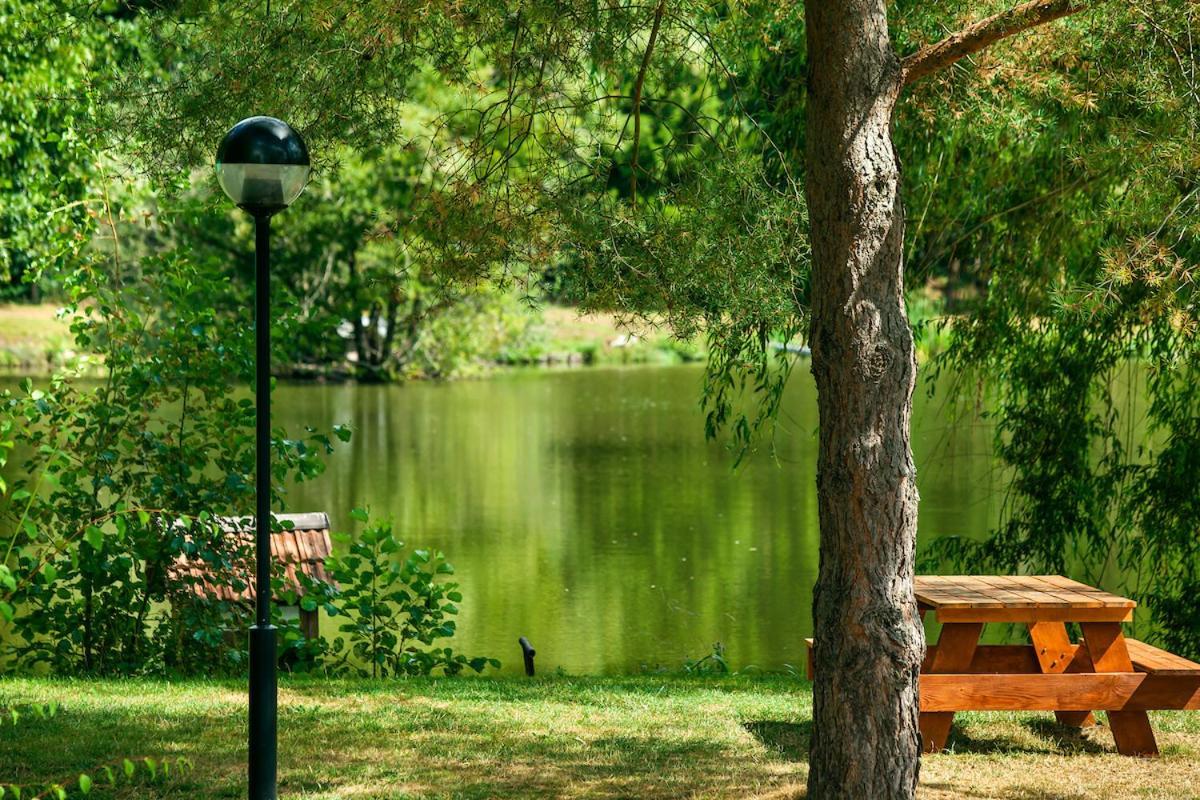 فندق Les Etangs Du Moulin D'Harcy Lonny المظهر الخارجي الصورة